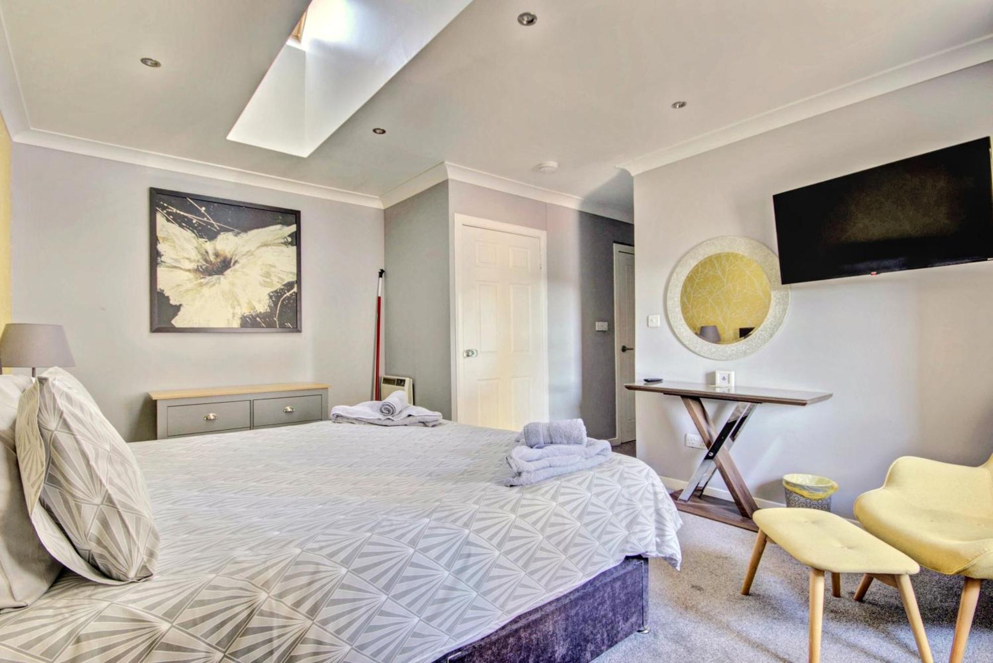 Thistle Apartment